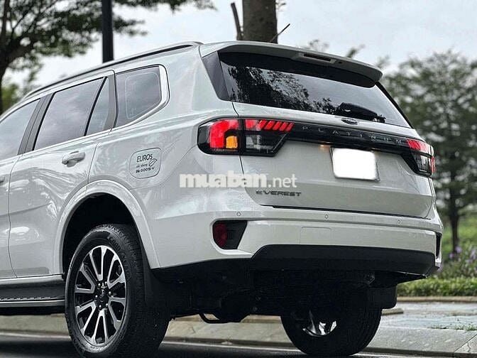 Ford Everest 2025 Platinum 2.0L 4x4 AT - 5000 km