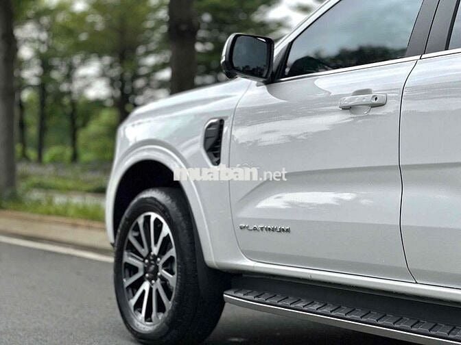 Ford Everest 2025 Platinum 2.0L 4x4 AT - 5000 km