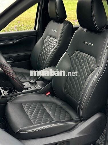 Ford Everest 2025 Platinum 2.0L 4x4 AT - 5000 km