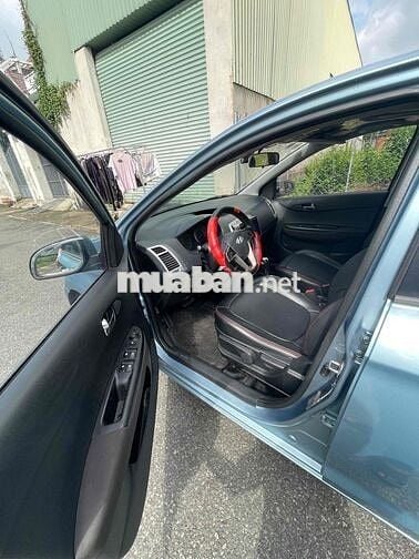 Hyundai i20 2010 1.4 AT - 95000 km