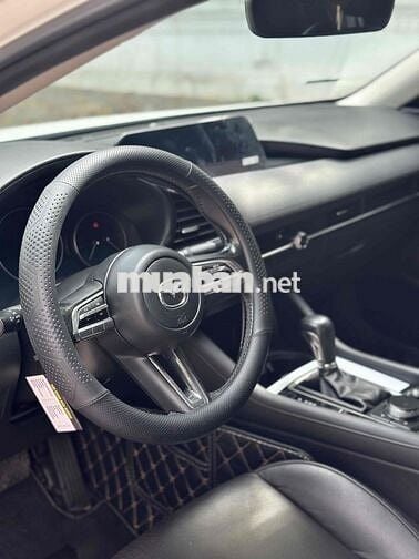 Mazda 3 2022 1.5L Luxury - 450500 km
