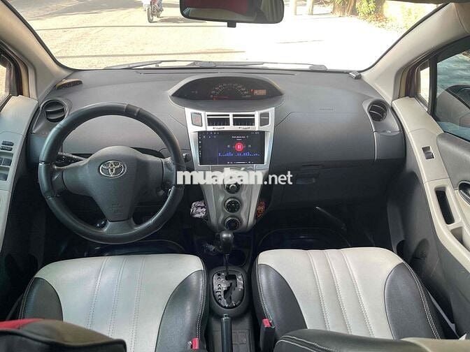 Toyota Yaris 2007 1.3 AT - 97000 km