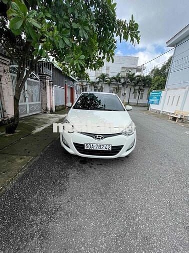 Hyundai i20 2016 1.4 AT - 128000 km
