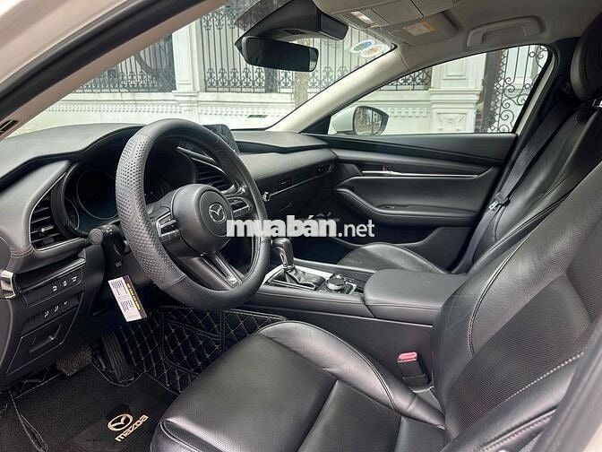 Mazda 3 2022 1.5L Luxury - 450500 km