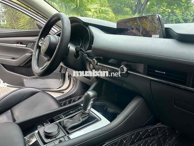 Mazda 3 2022 1.5L Luxury - 450500 km