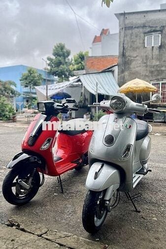 1 Cặp vespa S125 3V và vespa Lx125 Fi