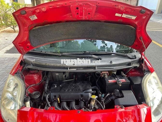 Toyota Yaris 2007 1.3 AT - 97000 km