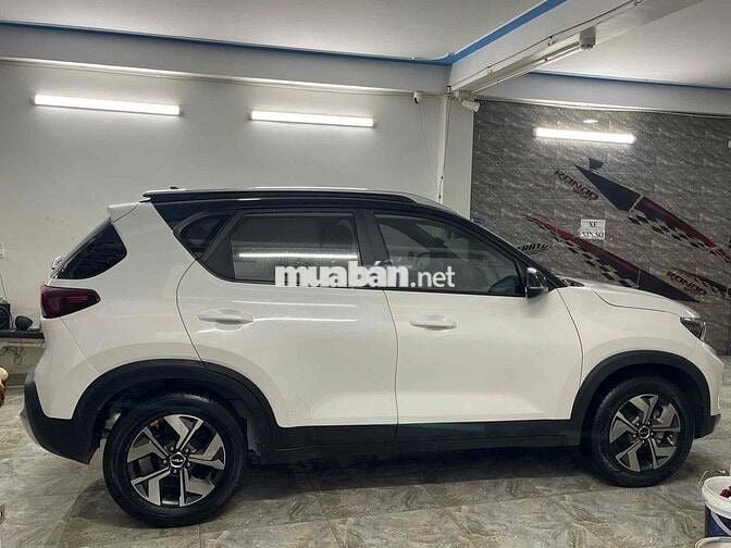 Kia Sonet 2021 Deluxe 1.5 MT - 42000 km