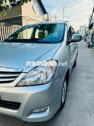 Toyota Innova 2011 G - 12800 km