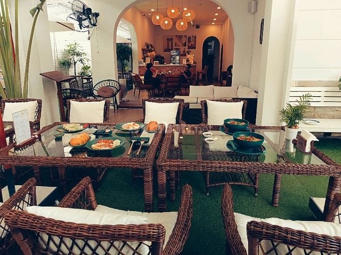 SANG KHÁCH SẠN VILLA 8 PHÒNG PHONG CÁCH CHÂU ÂU, CAFÉ SÂN VƯỜN Q.3