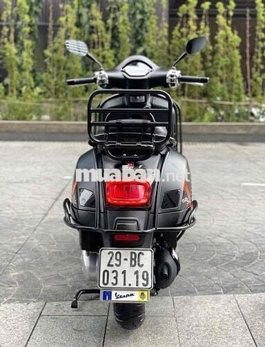 Vespa GTS 150 Super Sport