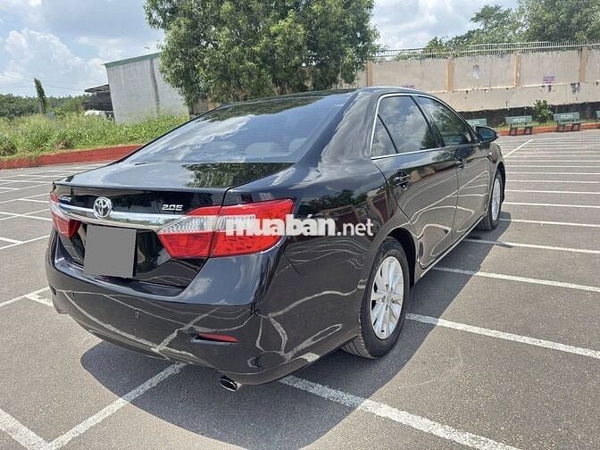 Toyota Camry 2014 2.0E - 75000 km