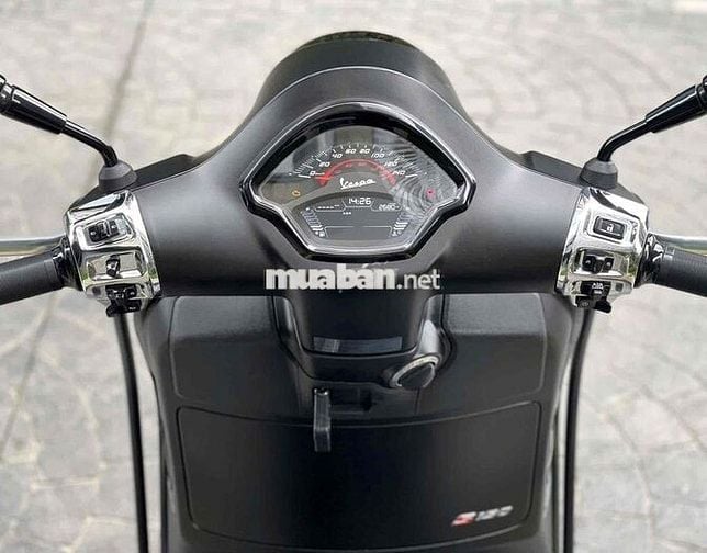 Vespa GTS 150 Super Sport