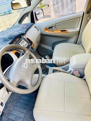 Toyota Innova 2011 G - 12800 km