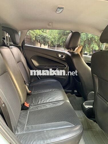 Ford Fiesta 2015 số tự động, hatcback thể thao