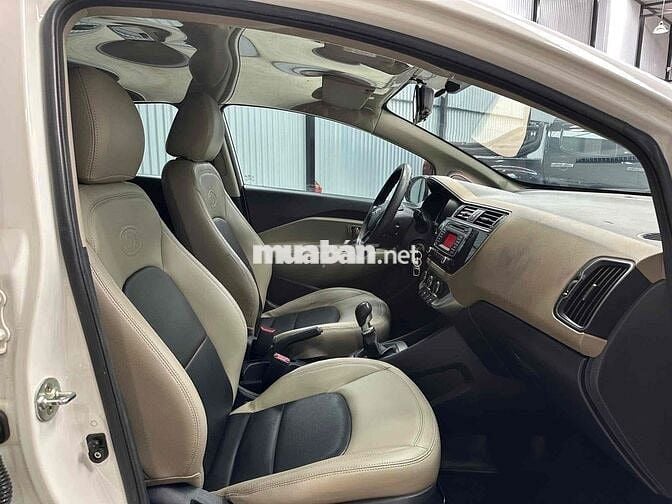 Kia Rio 2016 1.4 MT Sedan - 82000 km