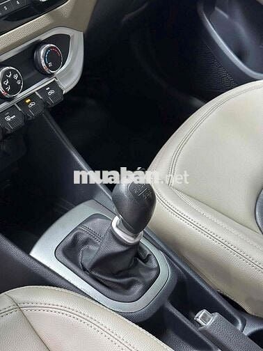 Kia Rio 2016 1.4 MT Sedan - 82000 km