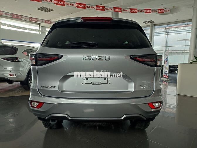 ISUZU mu-X B7 Plus màu Bạc vin 2023