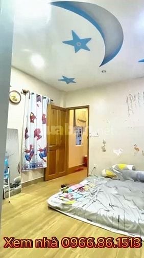 Nhà đẹp 52m2 gần Vincom Nguyễn Xí, chủ bán 2 tỷ 580. Hẻm 7m,xây 4 tầng