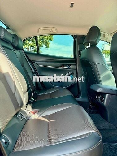 Mazda 3 2024 1.5L Luxury - 13000 km