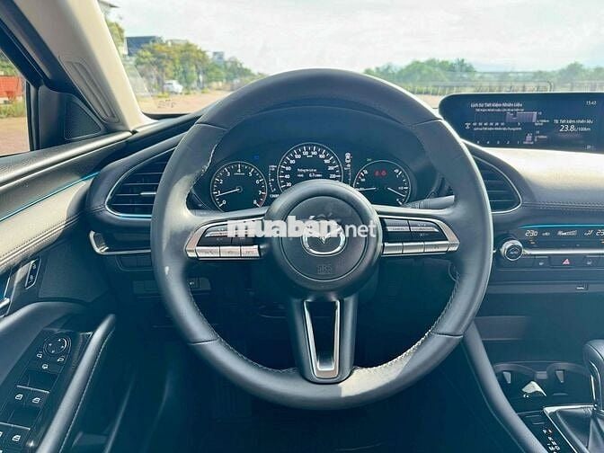 Mazda 3 2024 1.5L Luxury - 13000 km