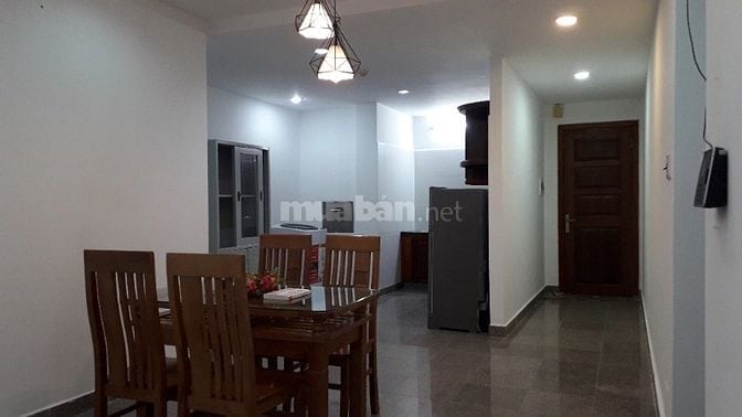 Căn hộ 2PN đầy đủ nội thất, thiết kế gỗ đơn giản, ấm áp, sang trọng