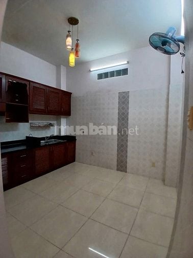 Cho thuê nhà HXH 276 Thống Nhất, P 16 đối diện Citiland ( 15tr/ tháng)