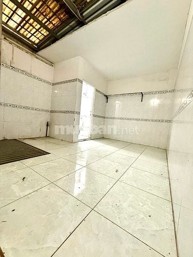 bán nhà q12 2,9 tỷ 4.2x18 nở hậu 8m, 2 tầng hẻm xe hơi thông 4pn