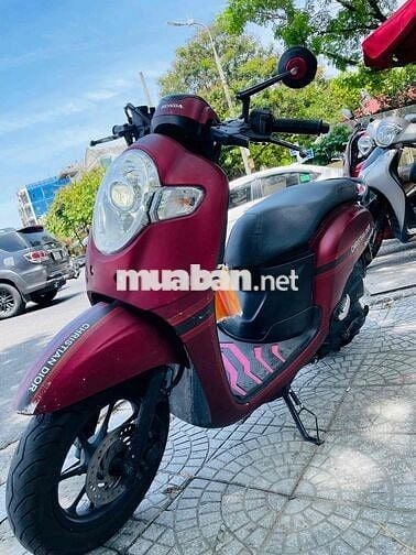 xe nữ đi đổi xe mới