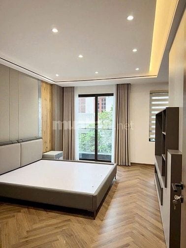 BÁN NHÀ PHỐ TRẠM - LONG BIÊN - 8 TẦNG THANG MÁY