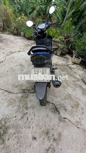 Xe exciter xuống áo