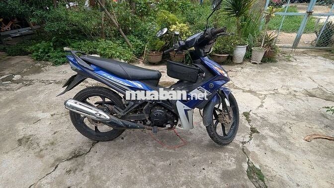 Xe exciter xuống áo
