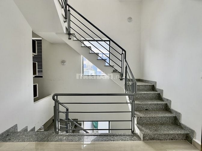 Tòa Chdv 3 Mặt Tiền - Chợ An Nhơn, Gv - 41 Phòng - 326m²- 6 Tầng -    