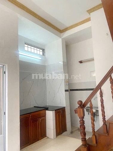 Cách mặt tiền Ng Văn Cừ 30m,Ngang 4m,3Tầng,Giáp Q1,Sạch sẽ,Thoáng mát 