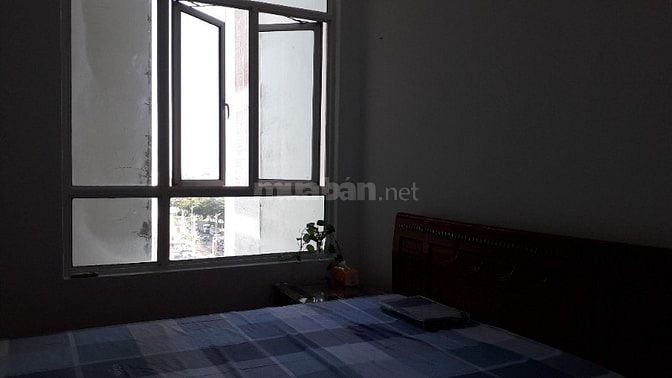 Căn hộ 2PN đầy đủ nội thất, thiết kế gỗ đơn giản, ấm áp, sang trọng