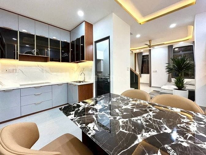 Đường Đào Tấn, Q5 84m2 giá 3Tỷ180, nhà 4PN, thiện chí chủ bớt lộc, SHR