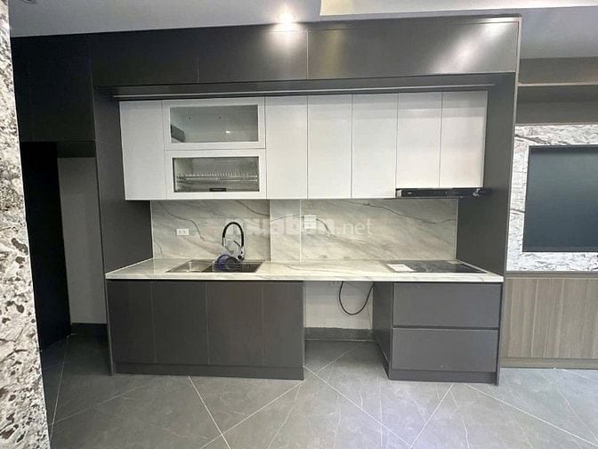BÁN NHÀ PHỐ TRẠM - LONG BIÊN - 6 TẦNG THANG MÁY