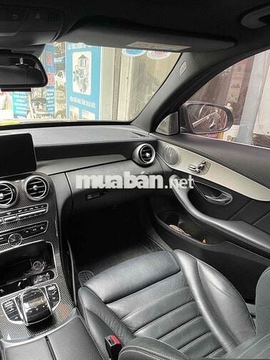 Mercedes Benz C300 AMG 2017 - 98000 km