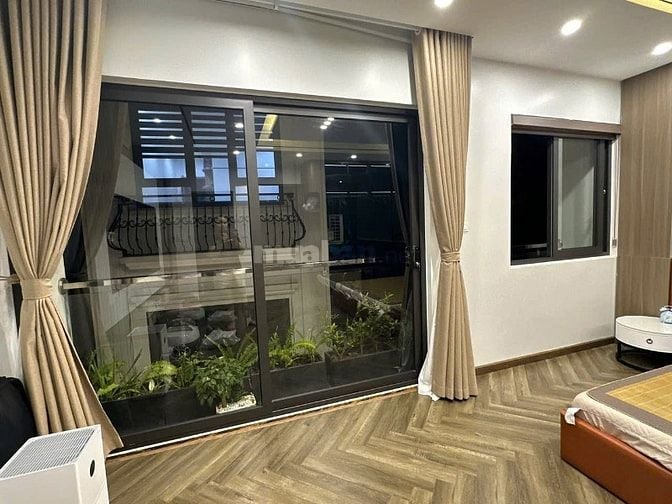 BÁN NHÀ PHỐ TRẠM - LONG BIÊN - 6 TẦNG THANG MÁY