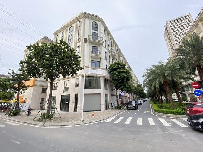 Cho thuê nhà mặt phố 7 tầng tại Him Lam Vạn Phúc, 100m2 mặt bằng, đẹp