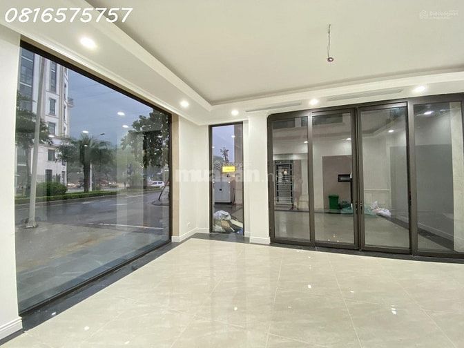 Cho thuê nhà mặt phố 7 tầng tại Him Lam Vạn Phúc, 100m2 mặt bằng, đẹp