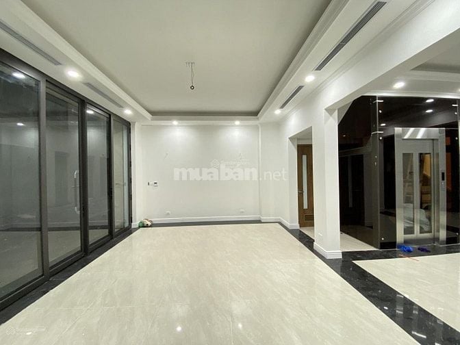 Cho thuê nhà mặt phố 7 tầng tại Him Lam Vạn Phúc, 100m2 mặt bằng, đẹp