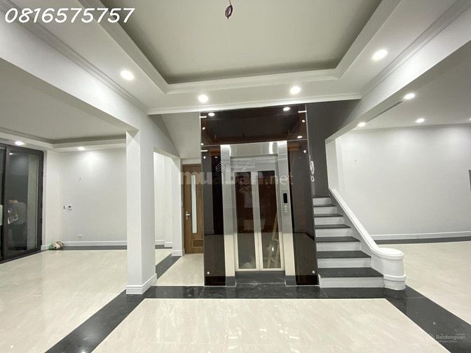 Cho thuê nhà mặt phố 7 tầng tại Him Lam Vạn Phúc, 100m2 mặt bằng, đẹp
