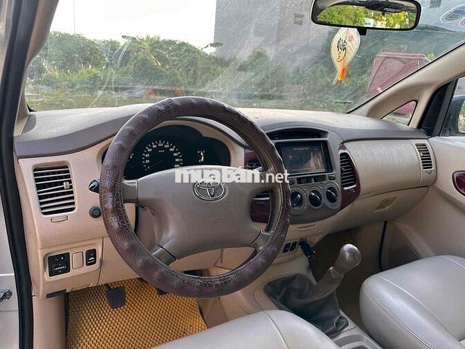 Toyota Innova 2006 G - 25000 km