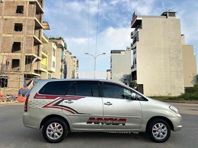 Toyota Innova 2006 G - 25000 km