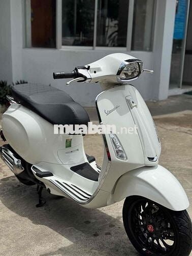 Vespa đk 2022 lên đầu gù zin 8000 km chính chủ