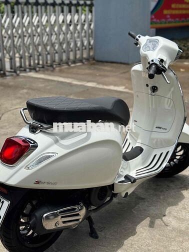 Vespa đk 2022 lên đầu gù zin 8000 km chính chủ