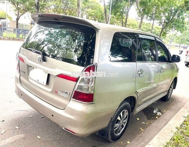 Toyota Innova 2016 2.0E zin xe gia đình chính chủ