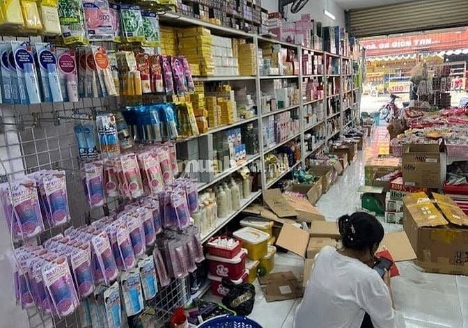 Cửa Hàng Tổng Hợp Tuyển NV Bán Hàng ,Tạp vụ ,Bảo Vệ ,Phụ Kho 