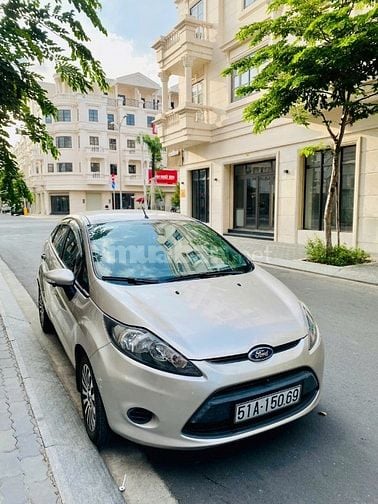 bán xe ford fiesta 2011 gia đình đang sử dụng 61000km,